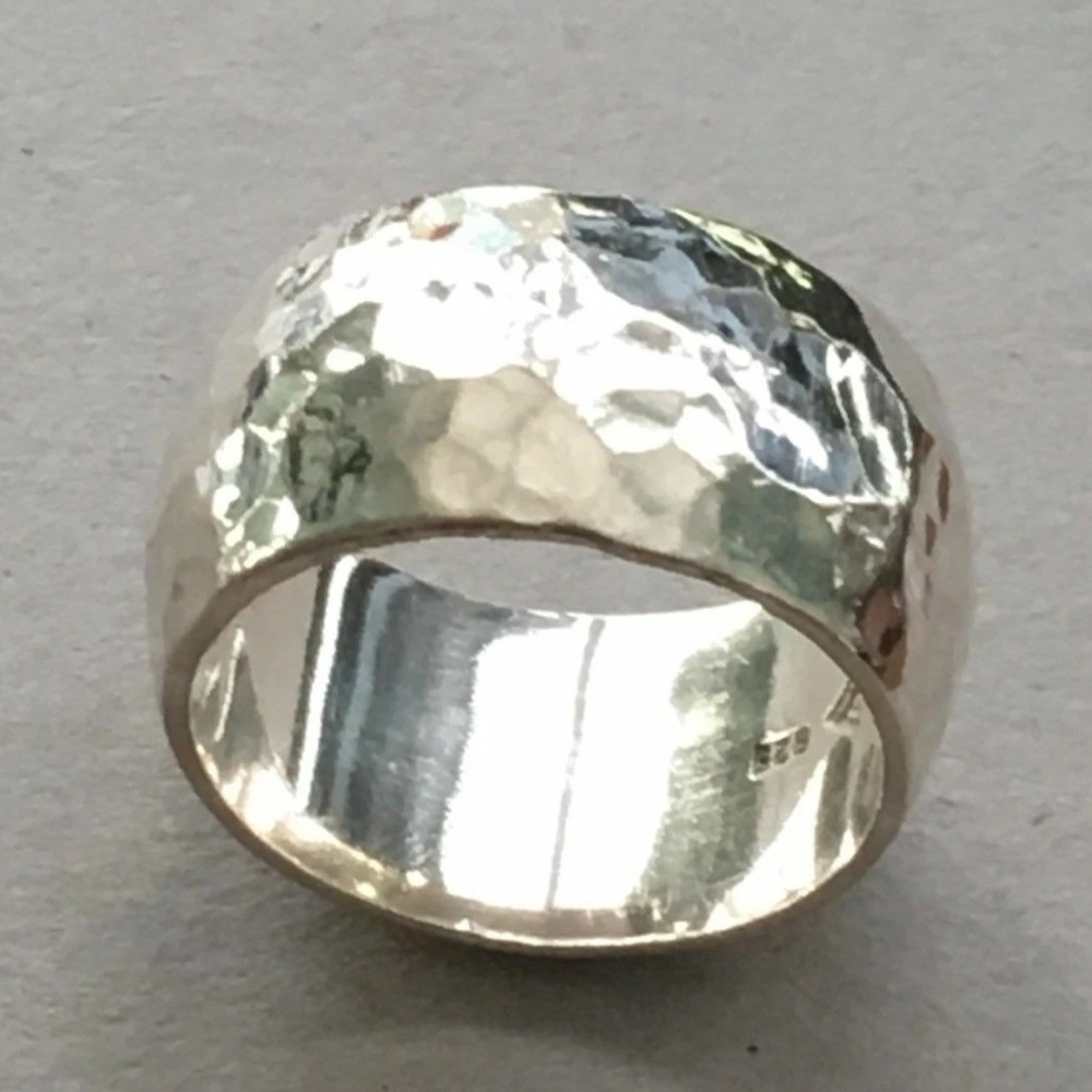 Silpada Vintage Heavy Hammered 
Sterling Silver Wide Band Ring Size 8 - Picture 3 of 8